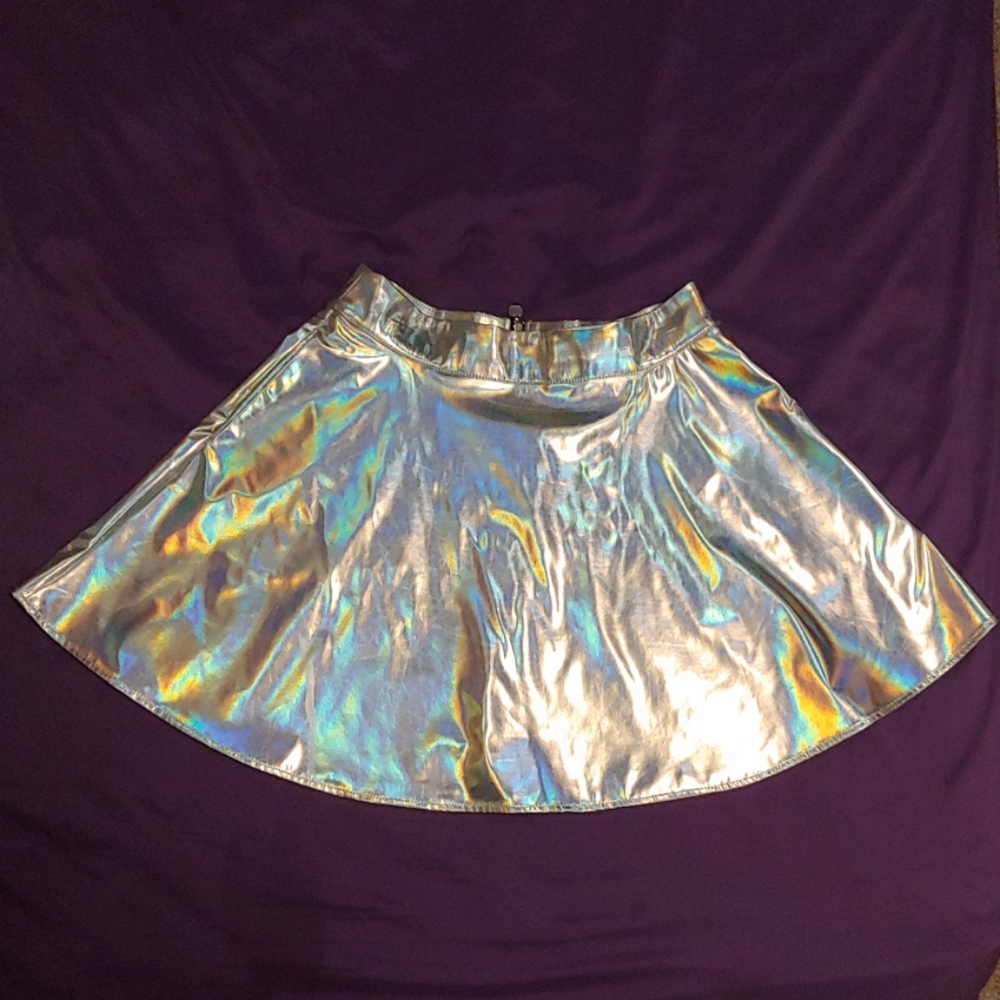 Holographic Skirt